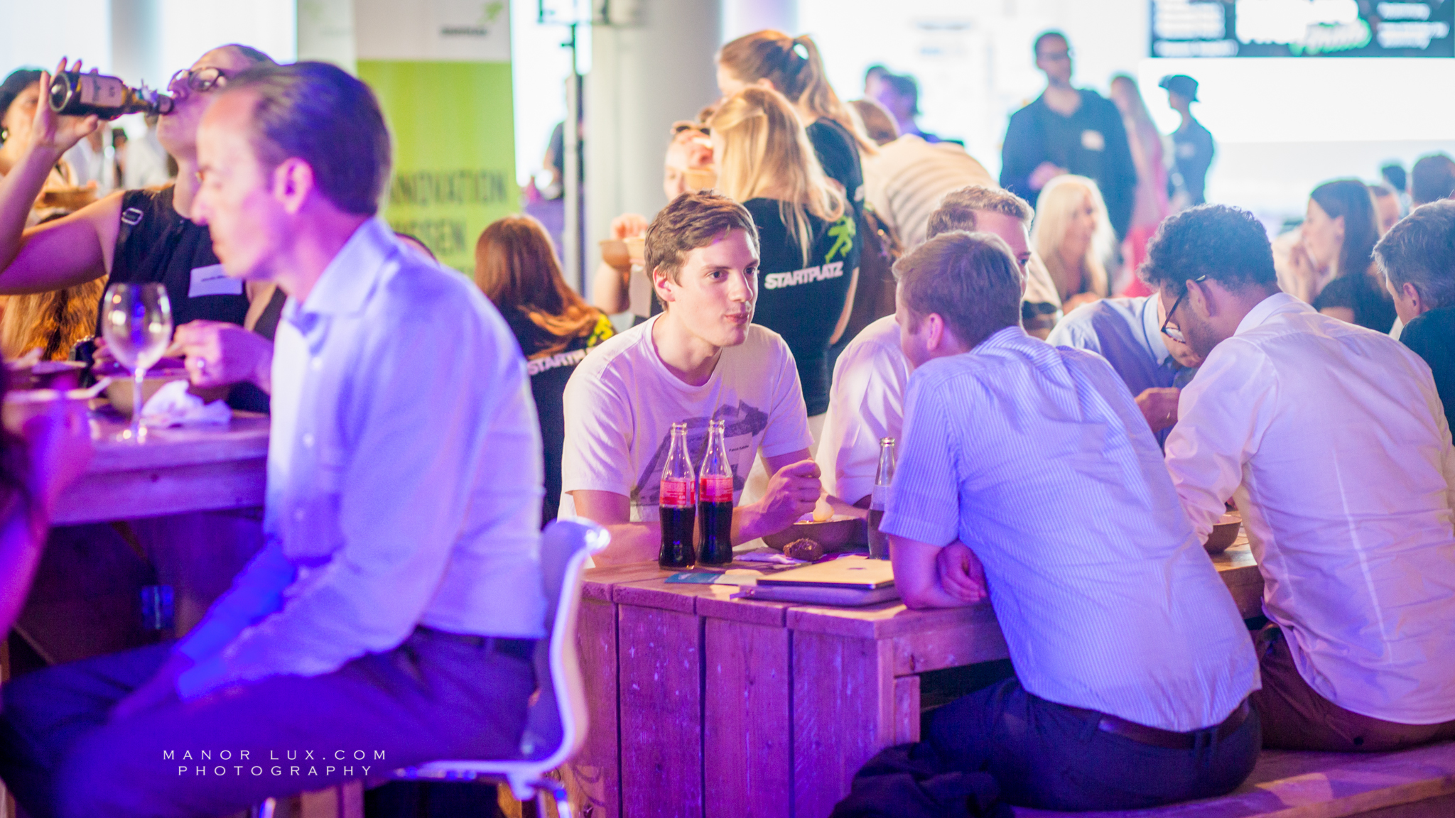 Bei ca. 35° kamen die zahlreichen Sitzmöglichkeiten und die kalten Getränke wie gerufen