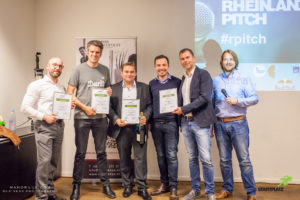 Die Gewinner des Rheinland-Pitch #45 (v.r.n.l.: Sebastian Andes (Whiron), Matthias Steinforth (Durst), Jürgen Resch (WMOOVE), Daniel Steinhauss (AviPay), Vidar Andersen