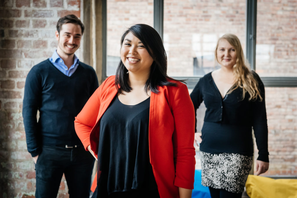 (v.r.n.l.) Stephan, Tiffany und Nane haben gemeinsam Wundercurves gegründet